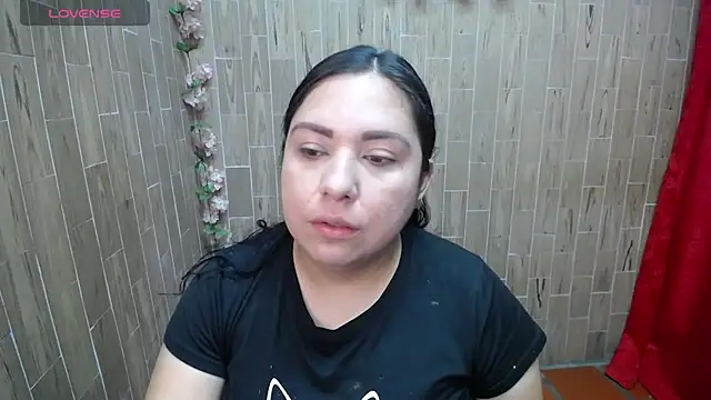 Snapshot of solyeria chatting on 09/30/25, 01:32 solyeria online show from 09/30/25, 01:32