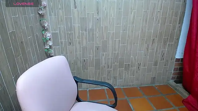 Snapshot of solyeria chatting on 12/04/25, 01:48 solyeria online show from 12/04/25, 01:48