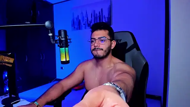 BrunoD31 online show from 10/13/25, 01:11