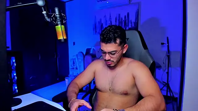 BrunoD31 online show from 11/30/25, 04:38