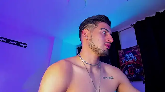 Snapshot of Giomar_Reyes chatting on 01/07/25, 11:26 Giomar Reyes online show from 01/07/25, 11:26