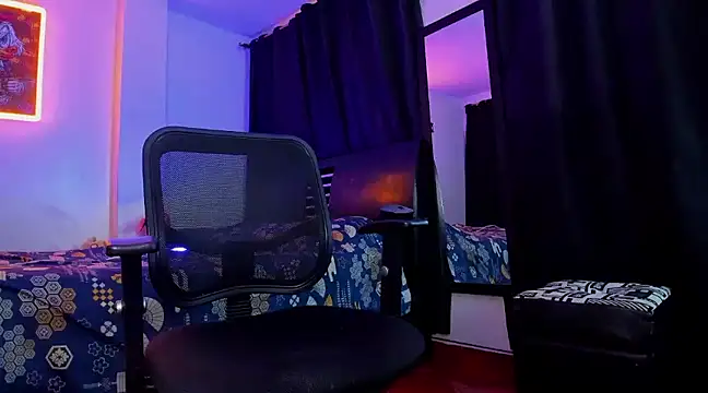 Snapshot of Giomar_Reyes chatting on 02/13/25, 03:07 Giomar Reyes online show from 02/13/25, 03:07