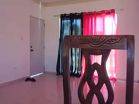 Snapshot of adele-33 chatting on 02/24/25, 02:04 adele-33 online show from 02/24/25, 02:04