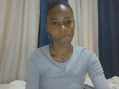 Snapshot of adele-33 chatting on 02/13/26, 07:32 adele-33 online show from 02/13/26, 07:32