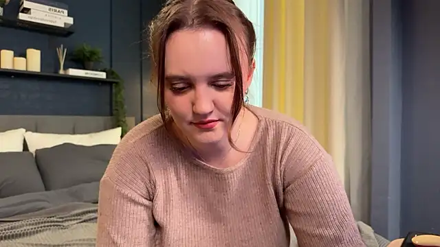 Lella Ryann  online show from 03/28/26, 08:19