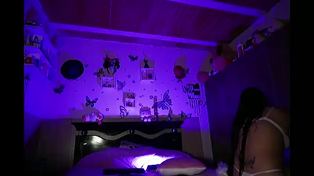 missycanoo online show from 12/14/24, 04:12