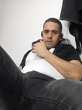 CRISTHIAN GREY01 online show from 02/13/25, 07:42