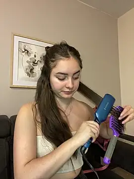 imlindapink online show from 02/24/25, 10:25