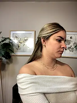 imlindapink online show from 09/08/25, 04:17