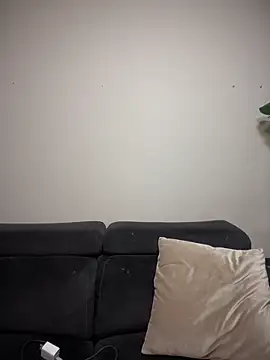 imlindapink online show from 12/17/25, 04:46