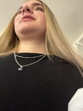 imlindapink online show from 03/24/26, 02:33