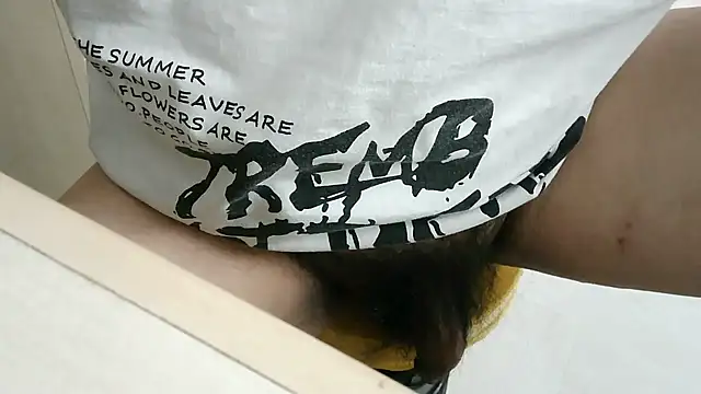 XiaoGuoGuo284512 online show from 10/31/25, 10:11