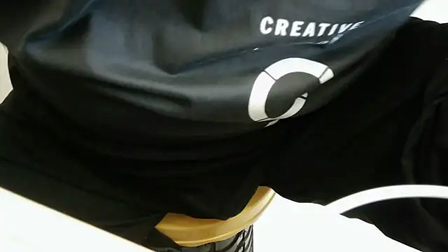 XiaoGuoGuo284512 online show from 02/04/26, 07:03