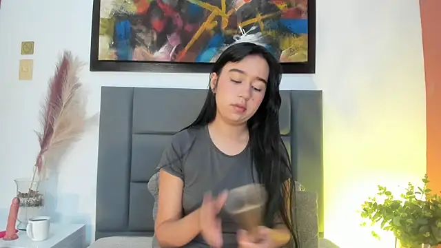 LaraGoldd online show from 10/15/25, 12:33