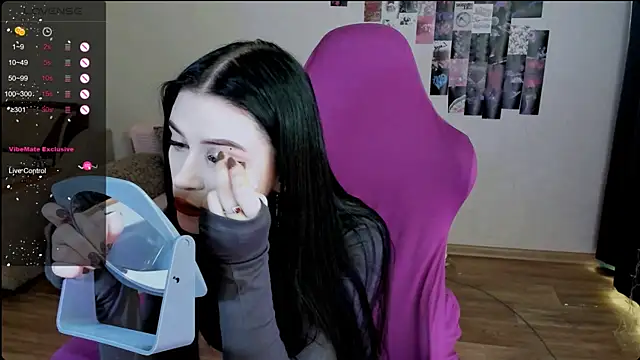 Snapshot of Molly_Crystall chatting on 03/14/25, 04:32 Molly Crystall online show from 03/14/25, 04:32