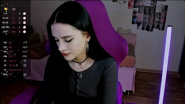 Snapshot of Molly_Crystall chatting on 03/14/25, 07:37 Molly Crystall online show from 03/14/25, 07:37