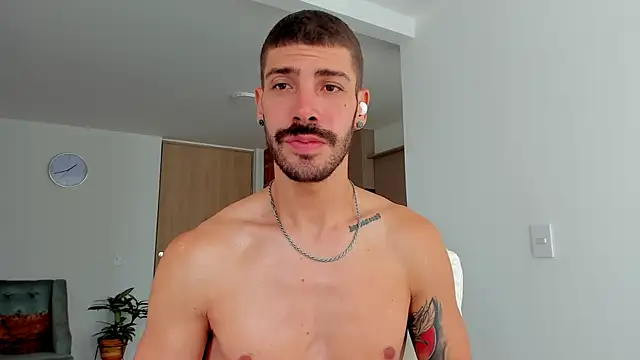 Guyinthemountain online show from 12/26/24, 03:20