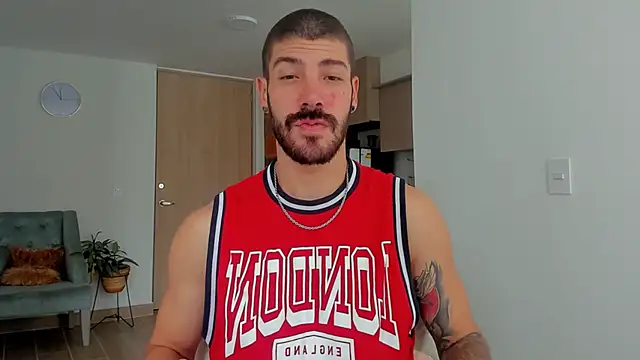 Guyinthemountain online show from 02/10/25, 03:21