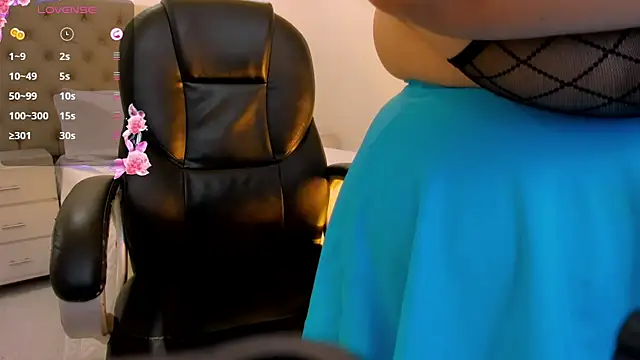 JulietaKane online show from 02/04/25, 07:29