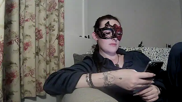 LexiSnowUK online show from 04/13/26, 07:41