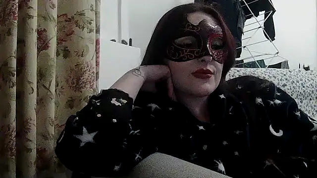 LexiSnowUK online show from 04/21/26, 08:23