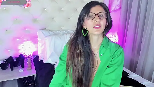  jade white  online show from 03/10/25, 03:41