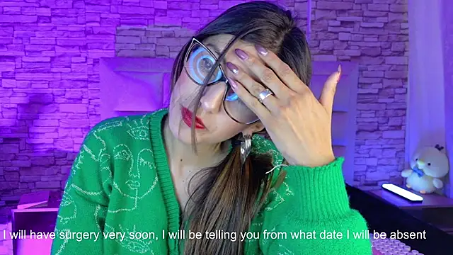  jade white  online show from 05/06/26, 01:05
