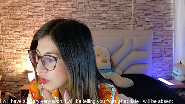  jade white  online show from 05/15/26, 04:58