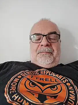 Snapshot of Satiro_Sevilla chatting on 04/20/26, 08:06 Satiro Sevilla online show from 04/20/26, 08:06