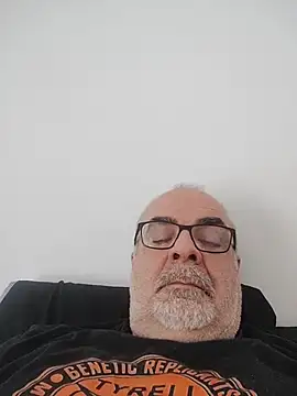 Snapshot of Satiro_Sevilla chatting on 04/21/26, 07:25 Satiro Sevilla online show from 04/21/26, 07:25