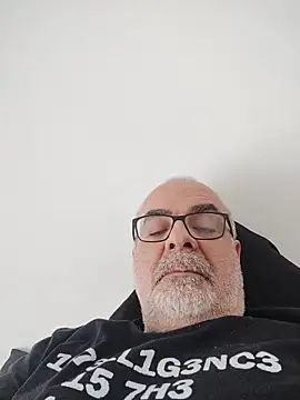 Snapshot of Satiro_Sevilla chatting on 05/14/26, 02:02 Satiro Sevilla online show from 05/14/26, 02:02