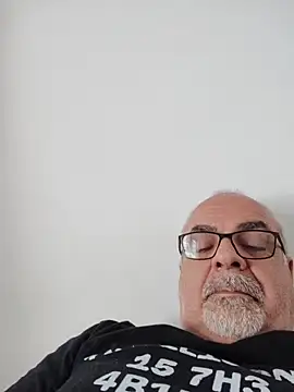 Snapshot of Satiro_Sevilla chatting on 05/19/26, 09:37 Satiro Sevilla online show from 05/19/26, 09:37