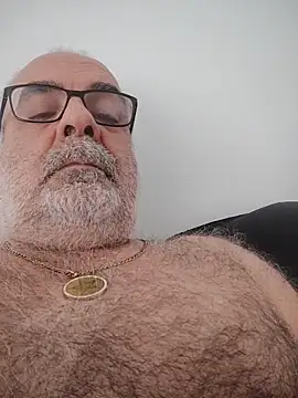 Snapshot of Satiro_Sevilla chatting on 05/28/26, 02:36 Satiro Sevilla online show from 05/28/26, 02:36