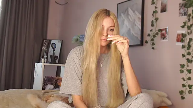 norakisses online show from 04/29/26, 10:08