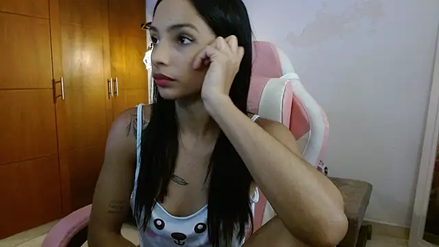 AnnitaSerna  online show from 11/12/25, 04:13