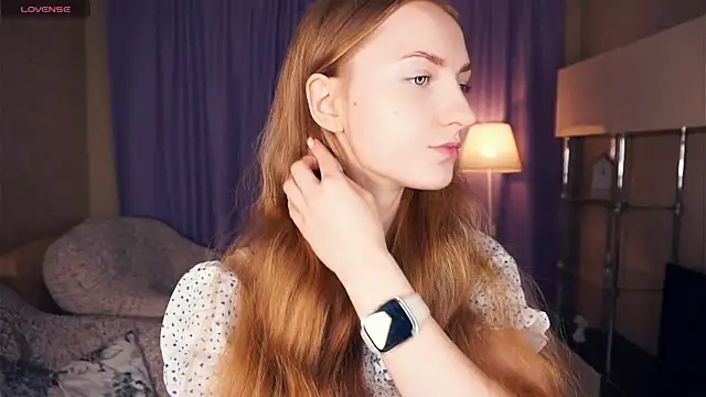 EsmaCarll online show from 01/11/25, 08:21