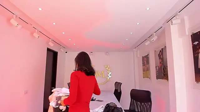 NairobiLee online show from 11/20/25, 09:53