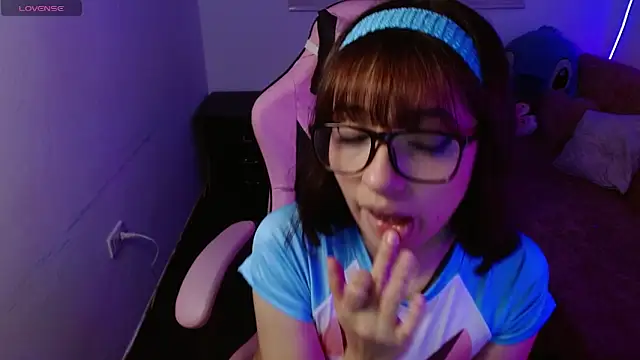 Snapshot of evie_cloud chatting on 03/19/25, 01:32 evie cloud online show from 03/19/25, 01:32