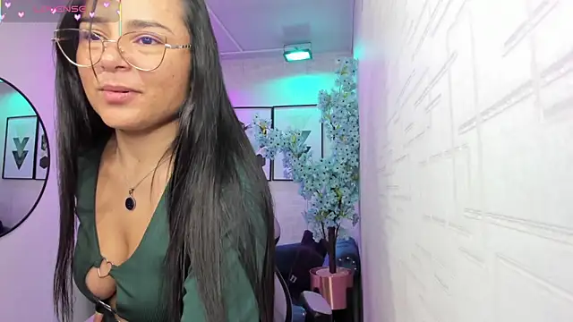 Tiara rr online show from 04/08/26, 03:28