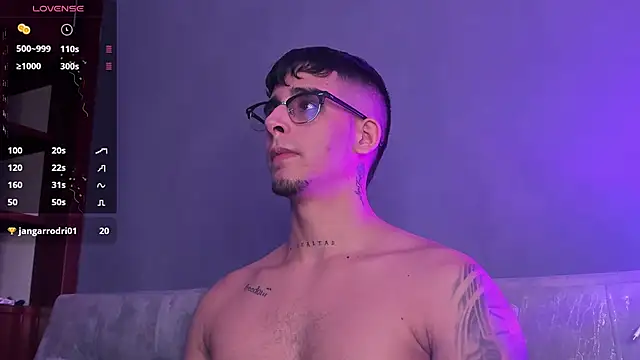 iamcamiloo  online show from 01/11/25, 01:01