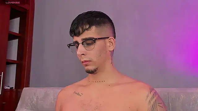 iamcamiloo  online show from 01/13/25, 11:19