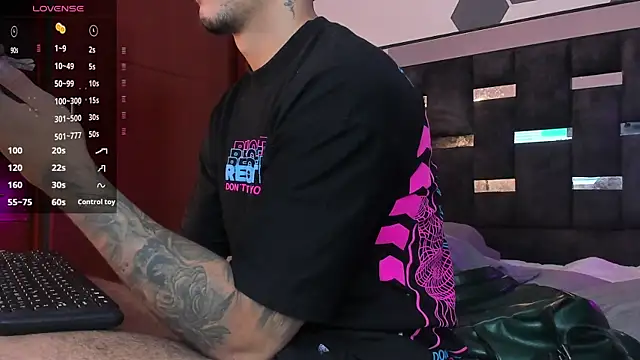 iamcamiloo  online show from 02/08/25, 04:36