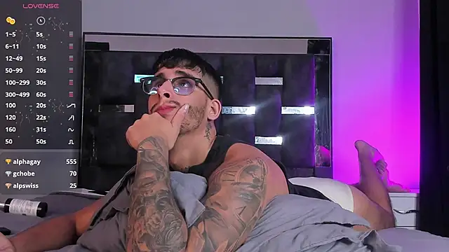 iamcamiloo  online show from 02/26/25, 07:09