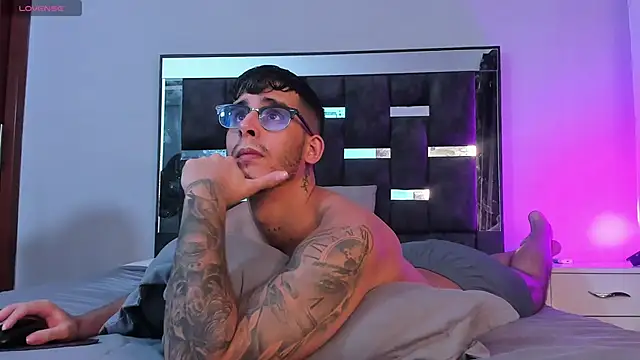 iamcamiloo  online show from 03/05/25, 09:48