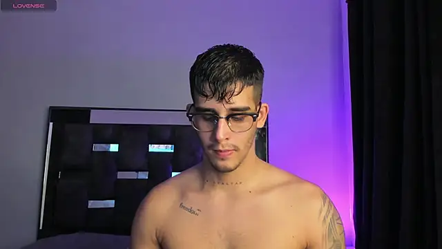 iamcamiloo  online show from 03/15/25, 12:04