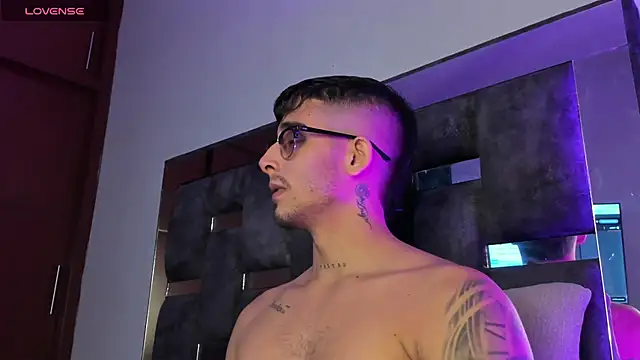 iamcamiloo  online show from 03/17/25, 03:47