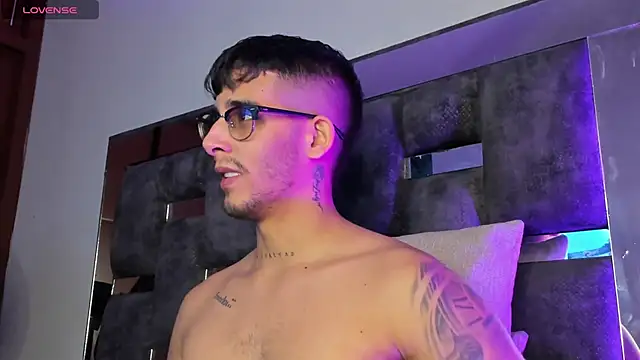 iamcamiloo  online show from 03/19/25, 12:48