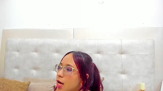 MelanieRoah online show from 02/25/25, 02:47