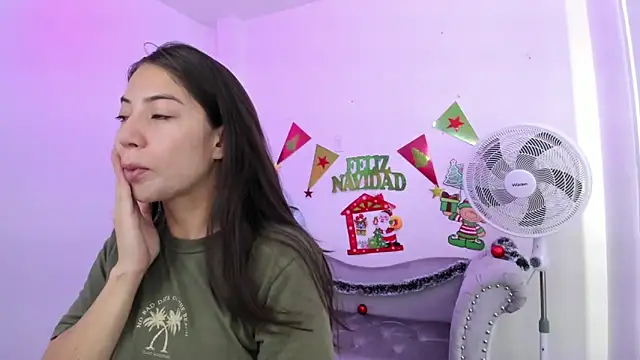 Ema louis  online show from 12/28/24, 11:52