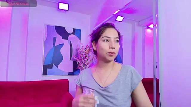 Ema louis  online show from 03/10/25, 12:37